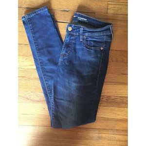 Women’s old Navy Size 2 JEANS